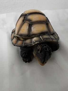 Decorative Turtle Hideaway for Reptile Habitats - Yellow/Brown